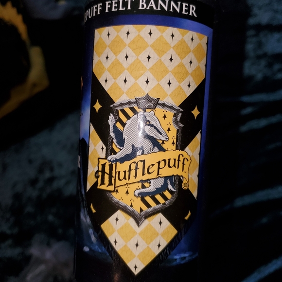 Hufflepuff Banner - Picture 3 of 3
